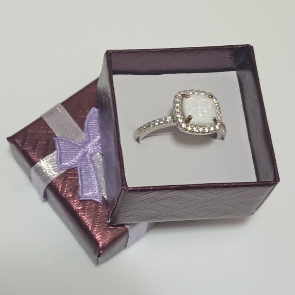 Vintage-inspired Solitaire Silver Gemstone White Opal Wedding Ring, Sz 10 - Picture 2 of 11